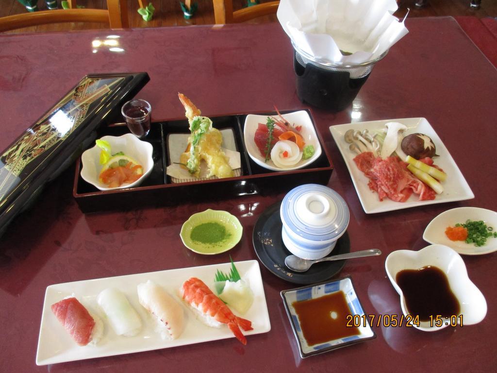 Yu Paradise Sakura Hotell Sakura  Eksteriør bilde